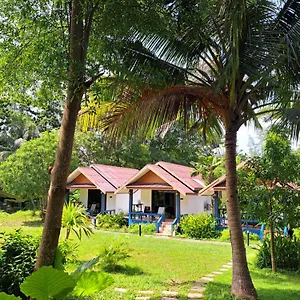 https://the-blue-gecko.koh-lantahotels.net